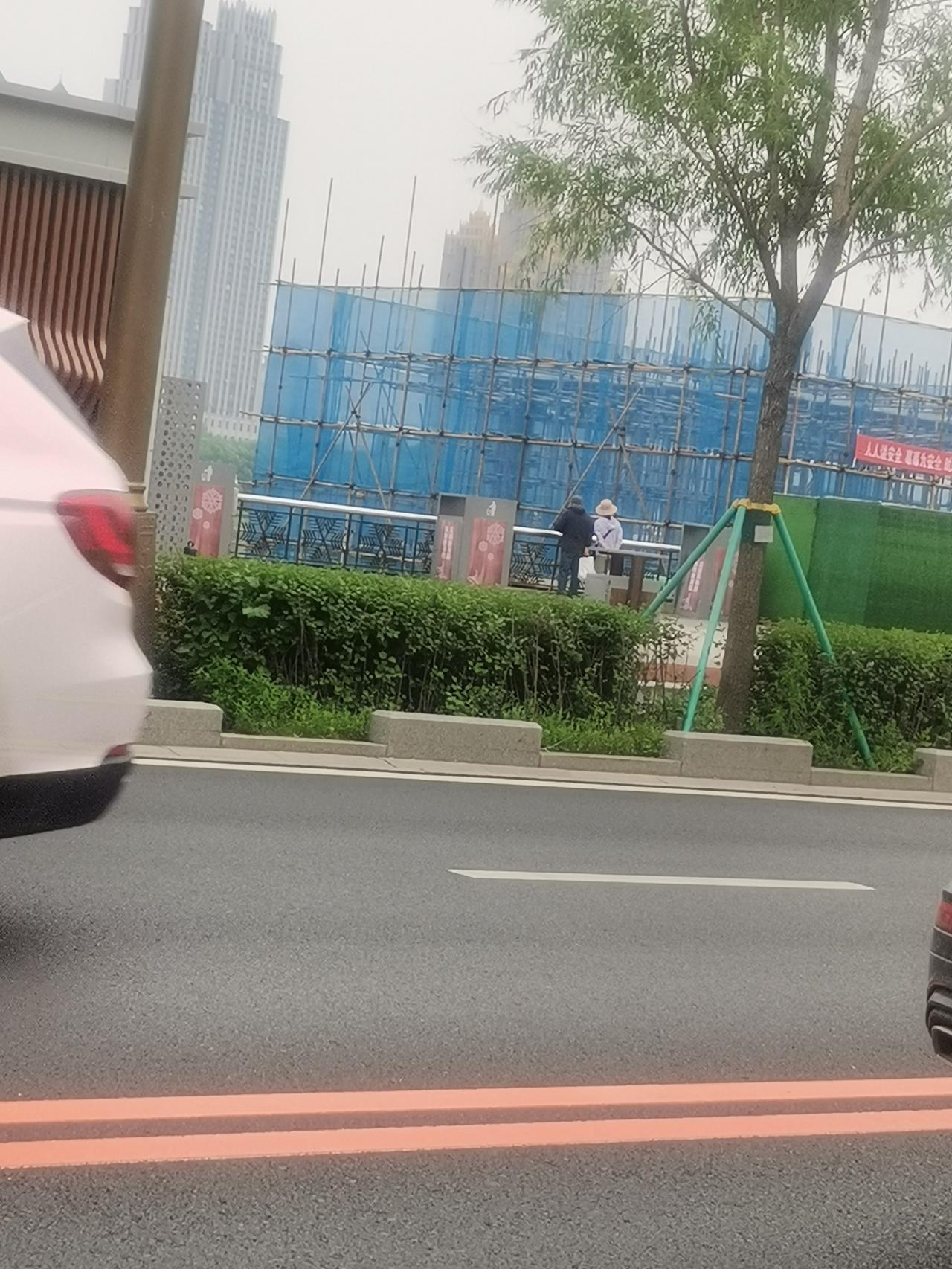 吉林市水文阁建设工程进展顺利，预计8月竣工，届时必将成为松江中路一道靓丽的风景线