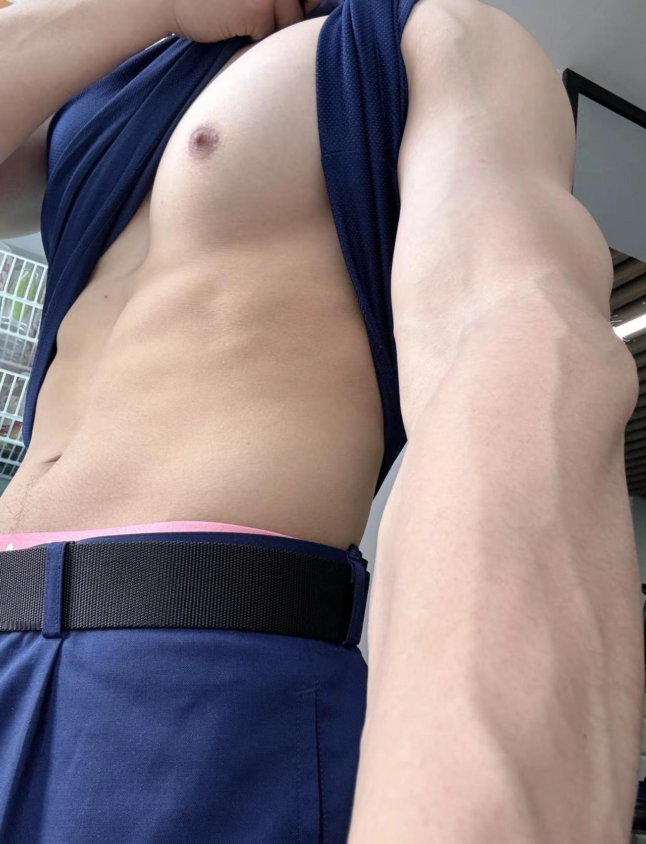 发力原相机迷之角度 薄肌反差 @DOU+小助手