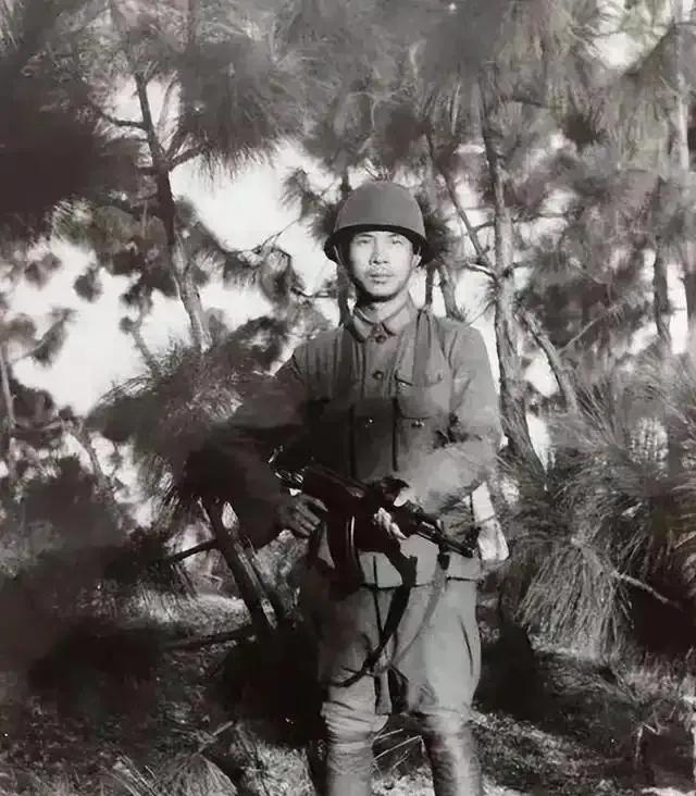 1986年，一个战士要上211高地，临行前，军长亲自给他敬茅台酒，师长则把自己的