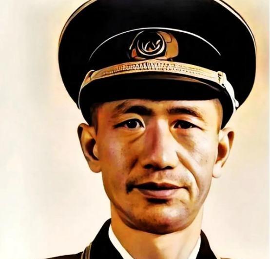 1935年，红九军作战科长周希汉，被军长顶着额头连开五枪，五枪都没打中：是他命大