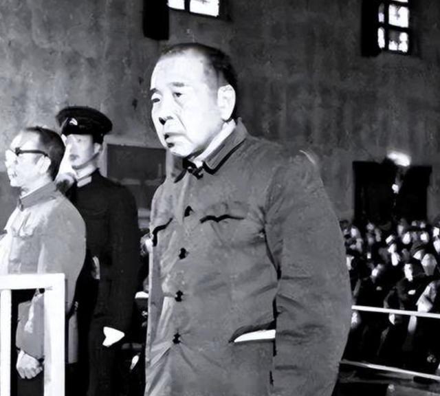 罗荣桓骂他：还要不要脸了？ 黄永胜，湖北咸宁人，兄弟姐妹中他排名老三。祖辈世代务