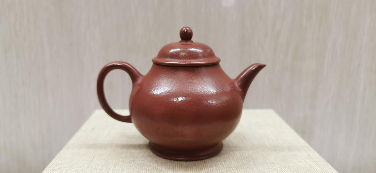 中国宜兴早期精品紫砂壶（独孔、约128cc）
紫砂艺术茶器之美 紫砂壶 茶具 千