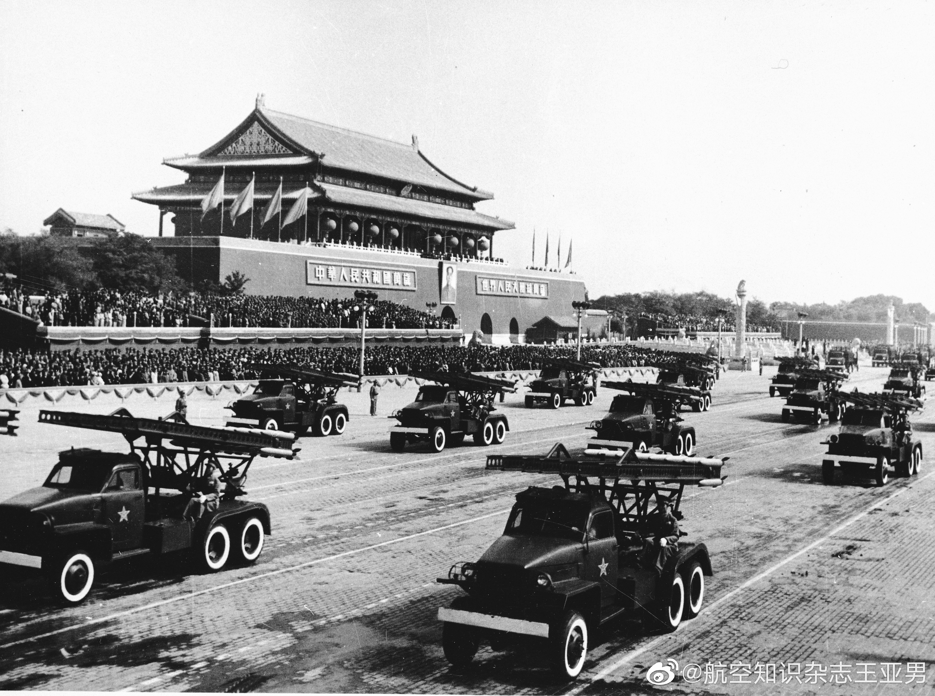 5月24日重回母校，在北京航空航天大学军事协会组织的报告会上和各位校友分享中国航