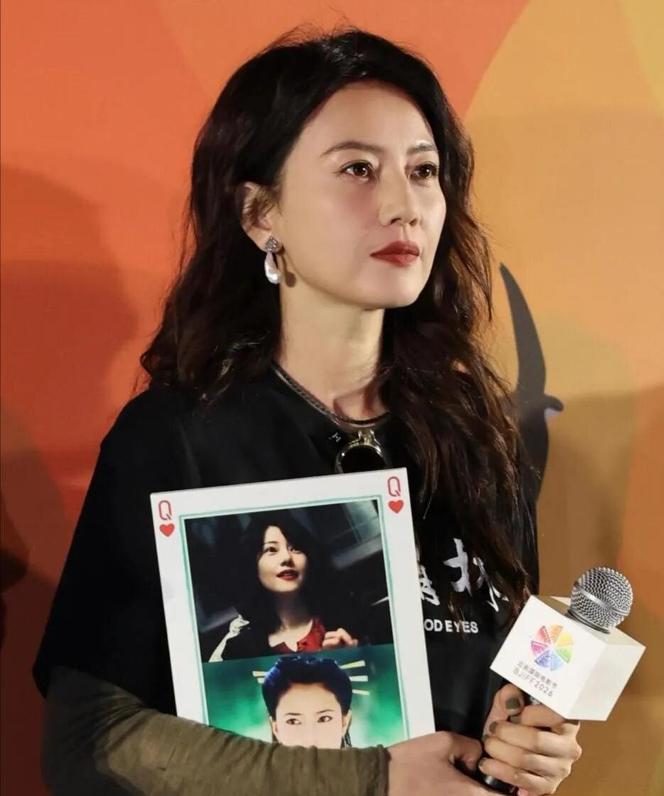 高圆圆，太迷人了高圆圆的迷人，是颜值、气质、性格、状态糅合在一起的综合魅力，不是
