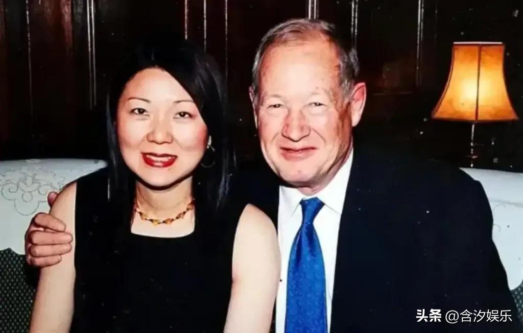 “你要是能怀孕我们就结婚！”2006年，英国69岁亿万富翁爱上中国33岁女外卖员