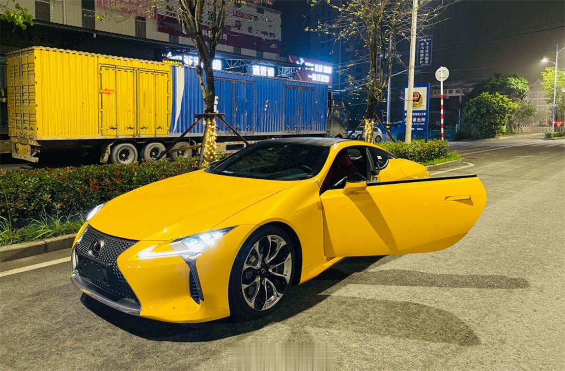 雷克萨斯 LC500h 运动版2021年7月上牌，13000公里全车原版原漆，贴