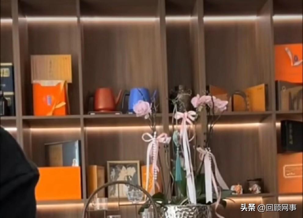 女主播自Sha轻生，多名带节奏网友被起诉赔偿。

         另外T佑还透