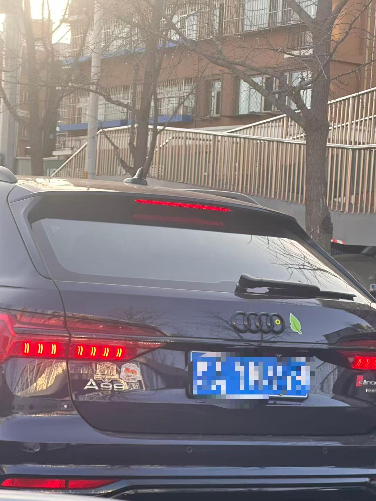 奥迪这是又出新车了？？？[偷笑][偷笑][偷笑]