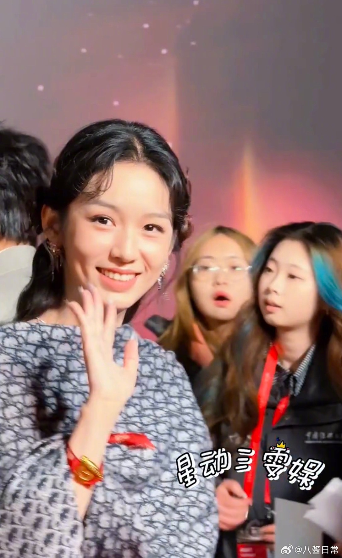 周也微博之夜造型和生图周也 油画神女周也 你藏的好深