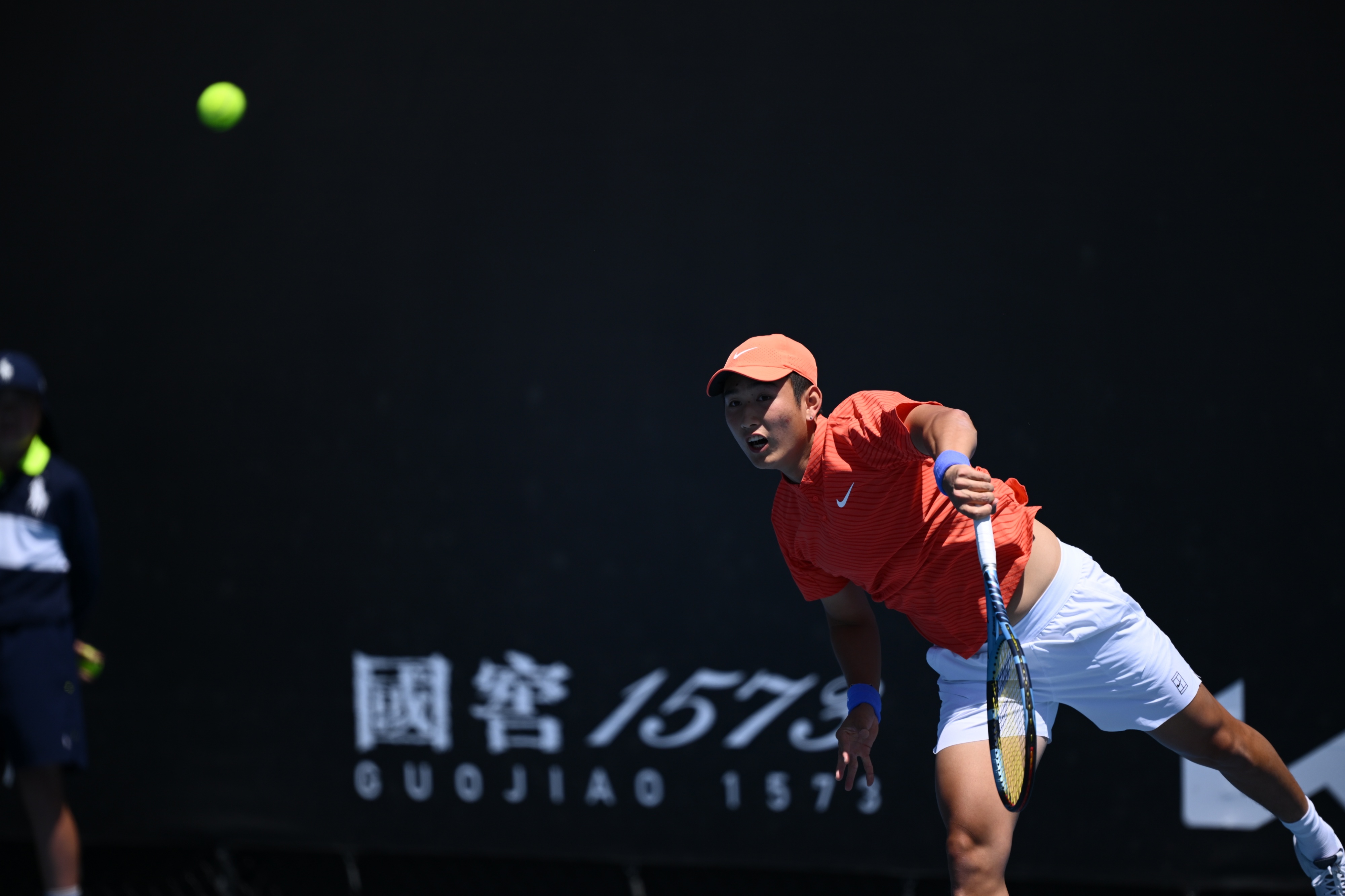 商竣程无缘澳网男单32强 2026澳网男单第二轮，商竣程在首盘抢七6-5领先时错