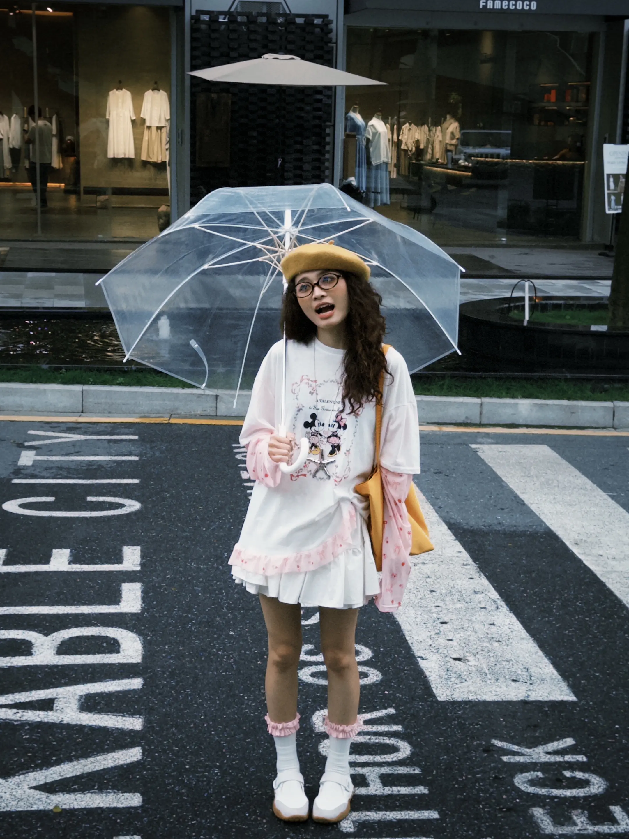 生锈的感情又逢落雨天。