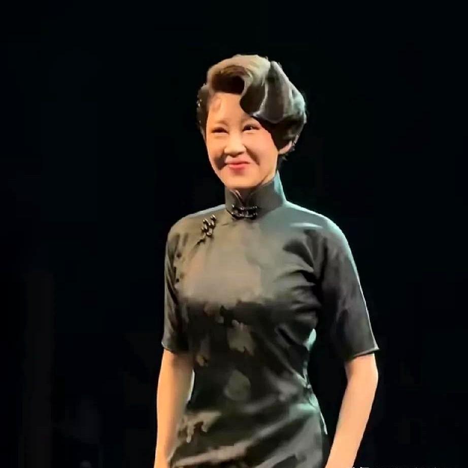 许晴的脸，最近是咋回事？

一张和张凯丽的同框照，直接引爆了讨论区！

很多人都