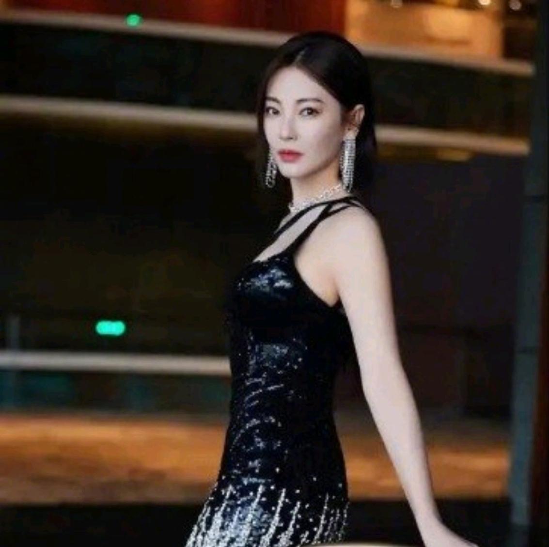 张雨绮到底塌房没有？

我不评价。

但我敢确定的一件事是，辽宁春晚这一次将张雨