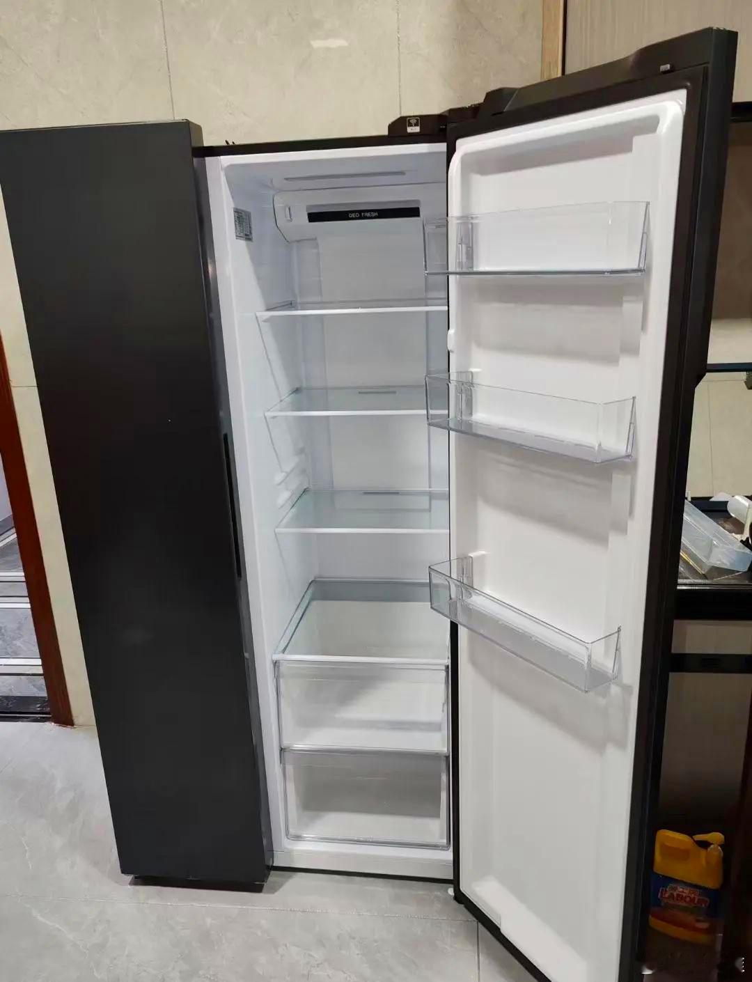 冰箱长得大未必装得多很多人选购冰箱时会觉得冰箱长得大装得越多。结果等到他们把冰箱