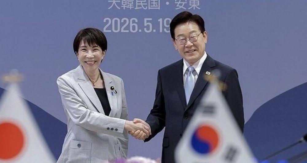 降级接待，日本心寒
当地时间5月19日，日本首相高市早苗风尘仆仆地赶到韩国，原本