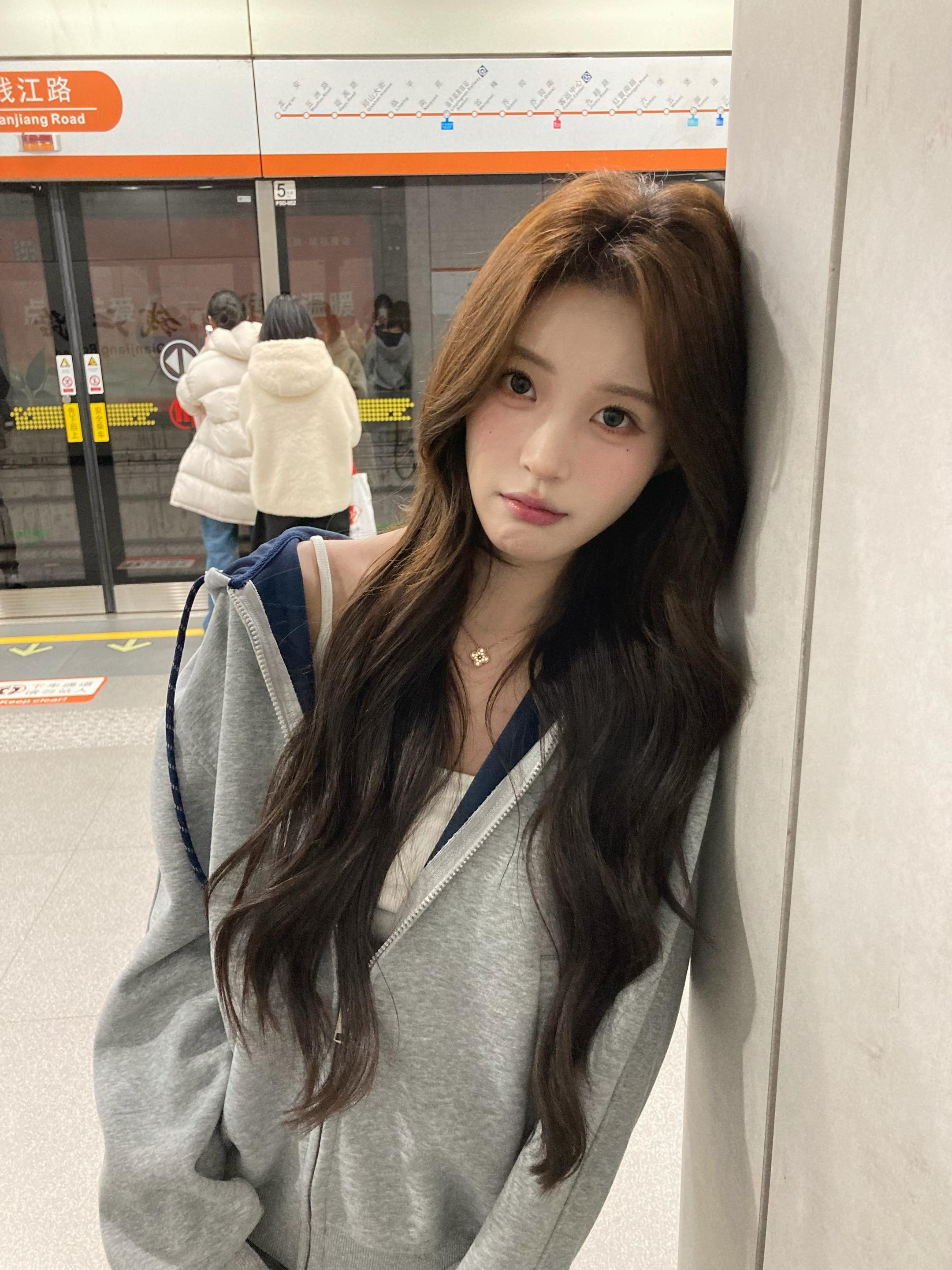 春会来 事会顺 人会好 花会开 风会暖 路会平 运会旺 福会到