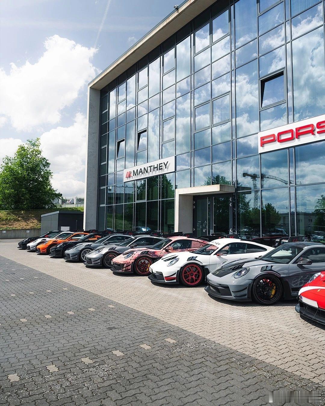 保时捷 Gt3RS，早上好！保持队形，准备出发。 ​​​