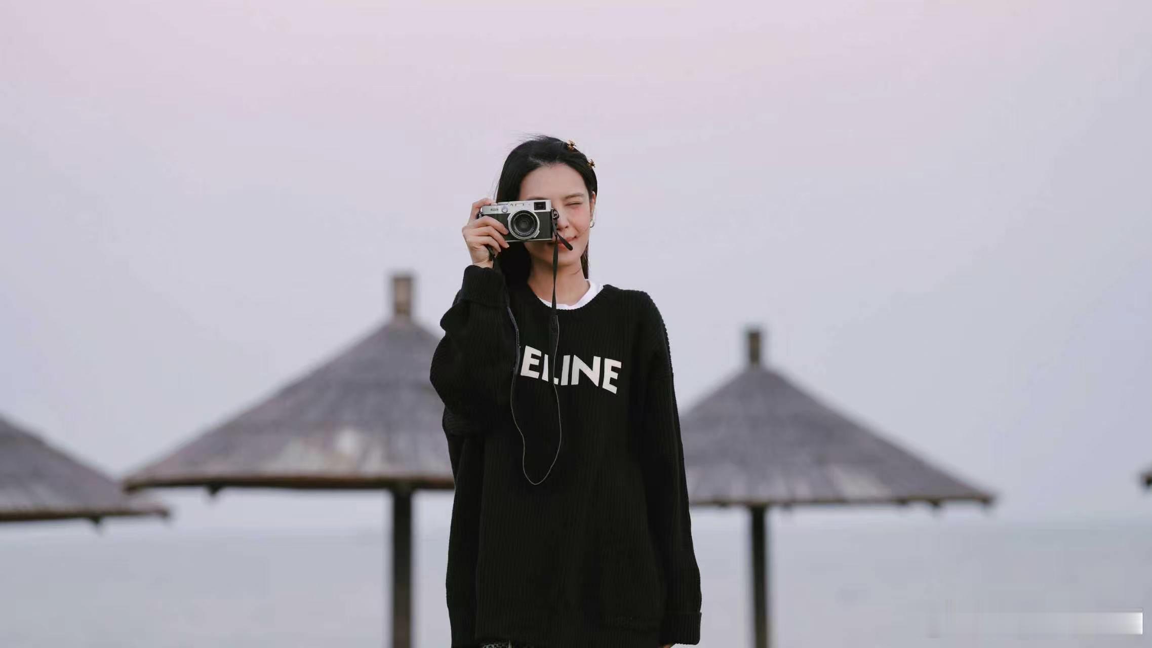 韩丹桐七夕官宣生女韩丹桐当妈剧集里塑造无数鲜活人物，戏外解锁妈妈新身份。七夕官宣