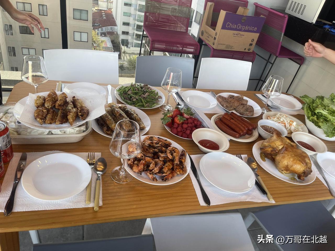 越南产业再度转移
公司决定在墨西哥建厂
然而当下国际形势错综复杂
第一批出差人员