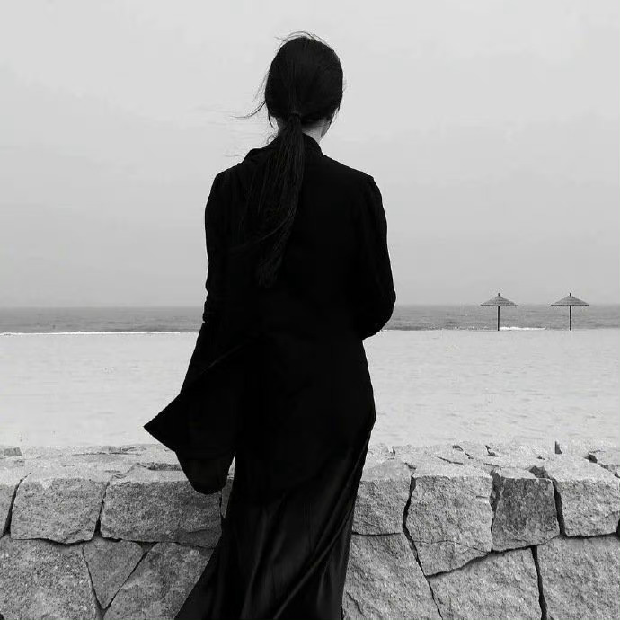 梁晓声在《人世间》中说：“从你出生的那一刻，端什么碗，吃什么饭，经历什么事，什么