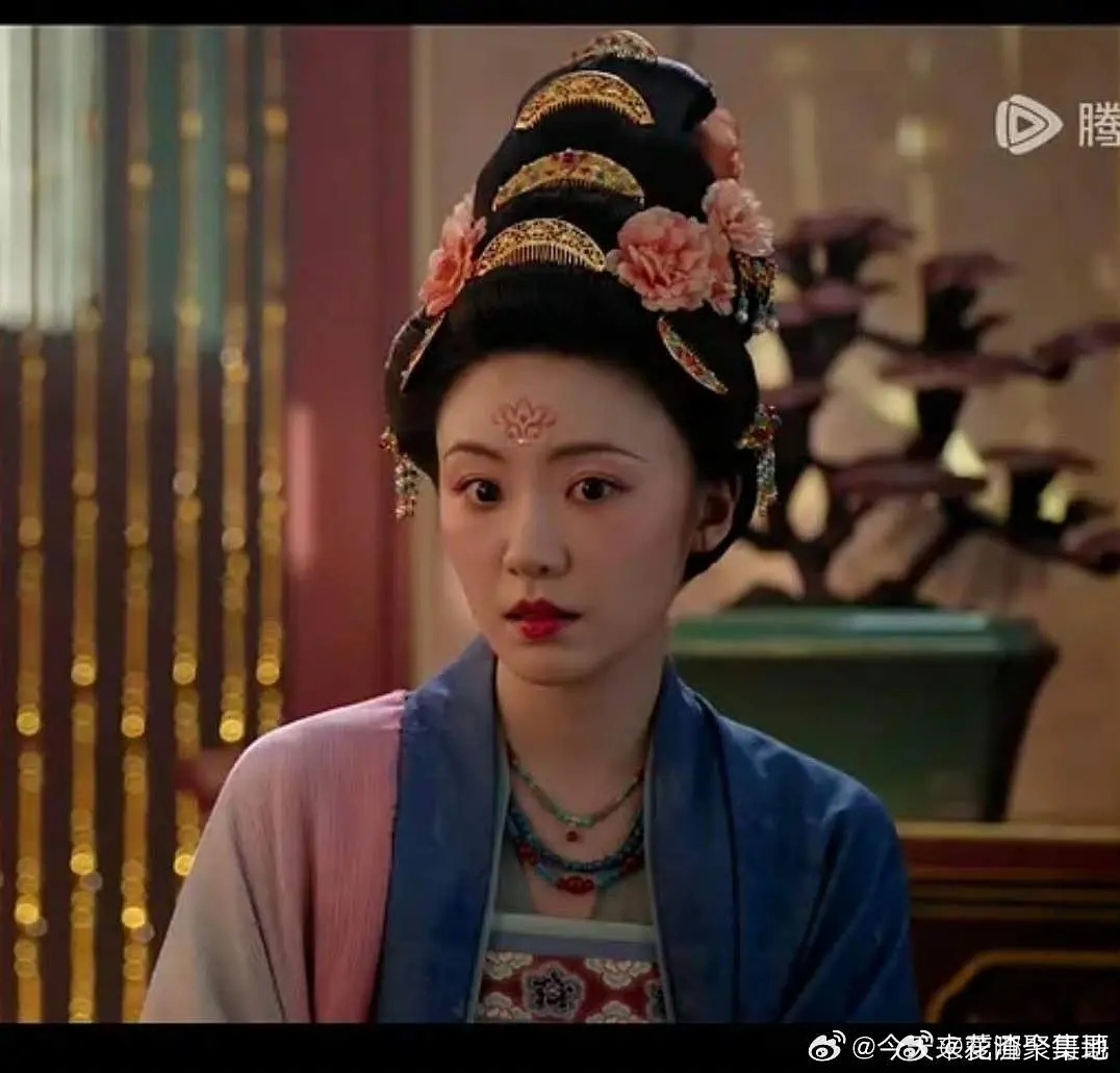 张月可以做🥜的二番女主吗？最近播的莫离妆造浪姐结束各回各咖 张月杂志
