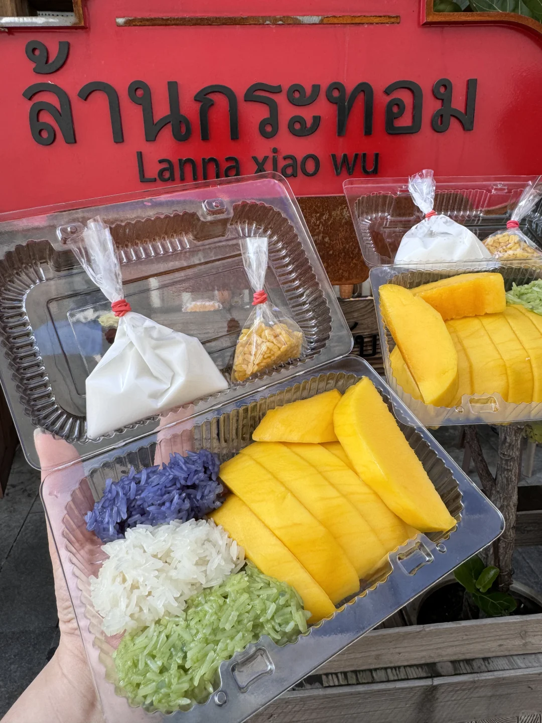 杭州西湖边！！也有了……快去吃！