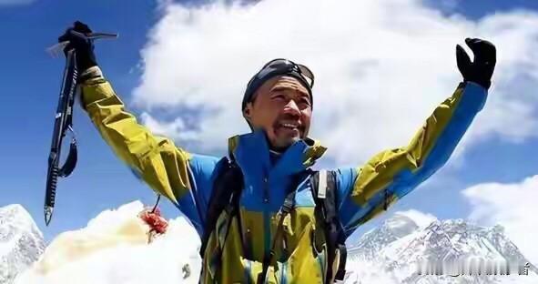 如果用一句话来形容当下阶段的王石———英雄气短，儿女情长。他曾经威风凛凛，站上全