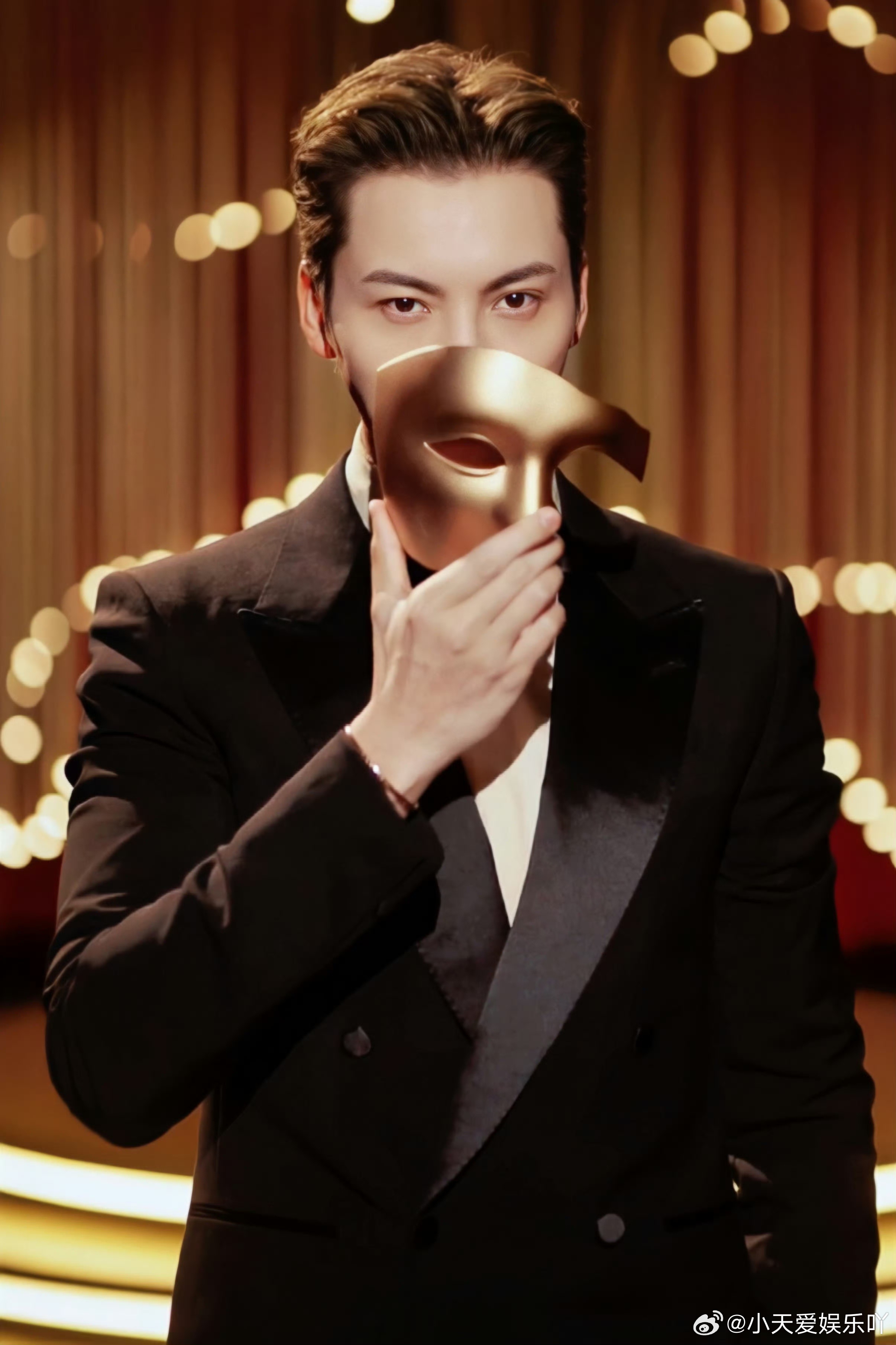 陈伟霆爱情慢慢开机 新剧开机+帅哥直拍双丰收！陈伟霆爱情慢慢开机路透绝了，餐车茶