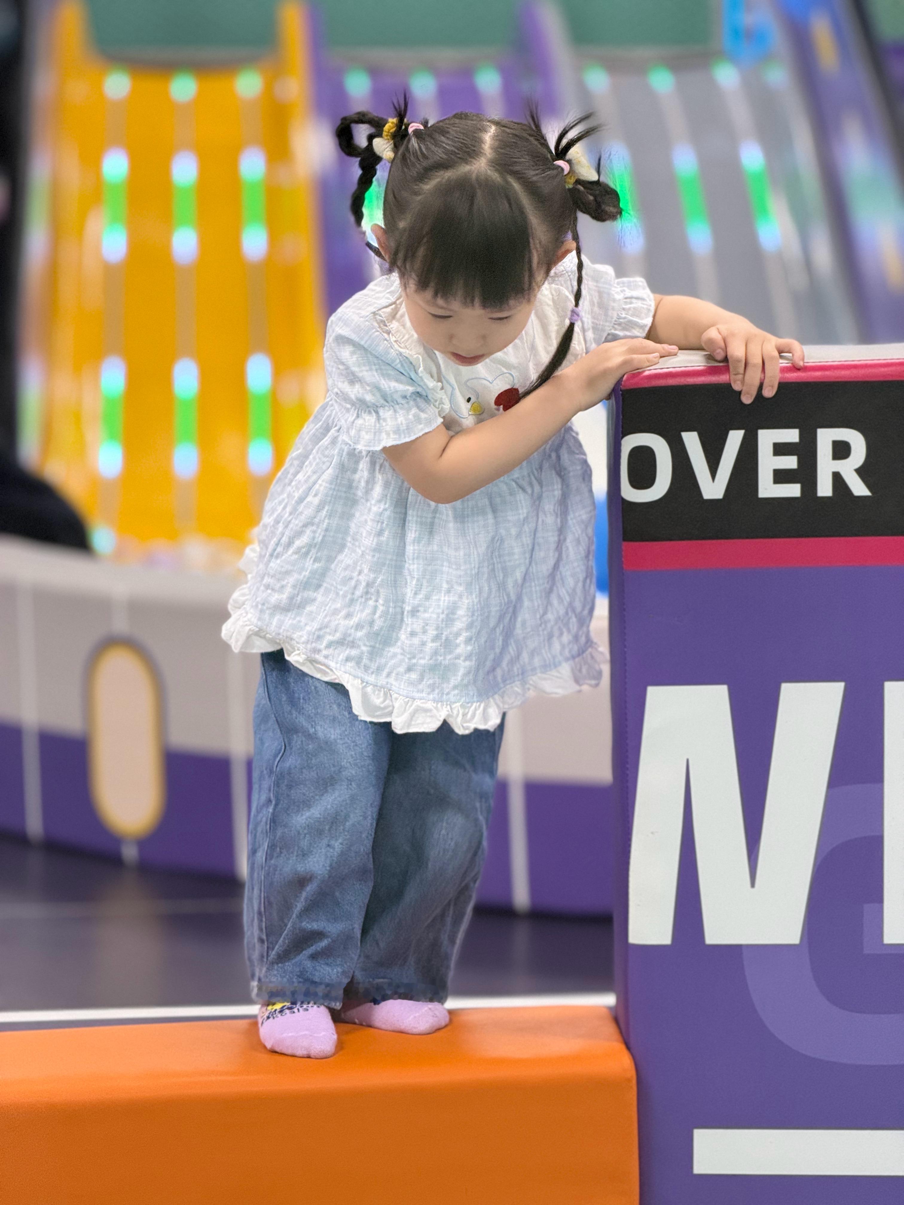 外甥女真是从小就有搞笑女潜质