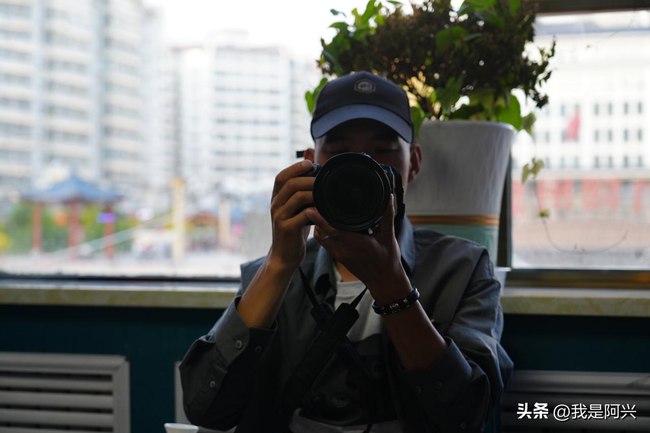 心怀热爱，奔赴下一程山海。
 
深耕数码、汽车与影像领域，这份热爱，亦是我长期坚