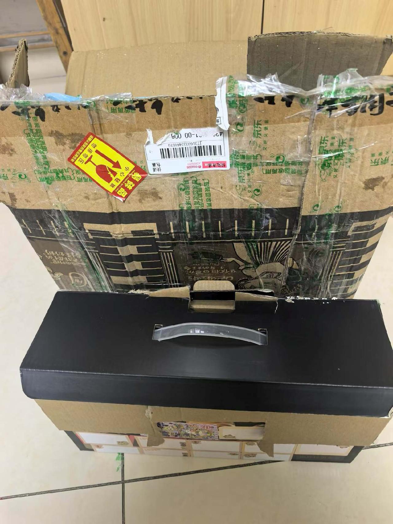 人每天奔波劳碌,究竟是为了什么?
收到一个箱子,一样一样打开,充满发现的乐趣。有