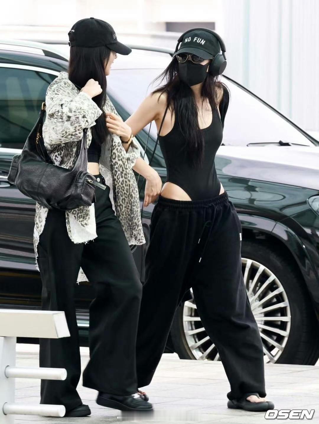 明星私服搭配[超话] Jennie金智妮🖤 ​​​
