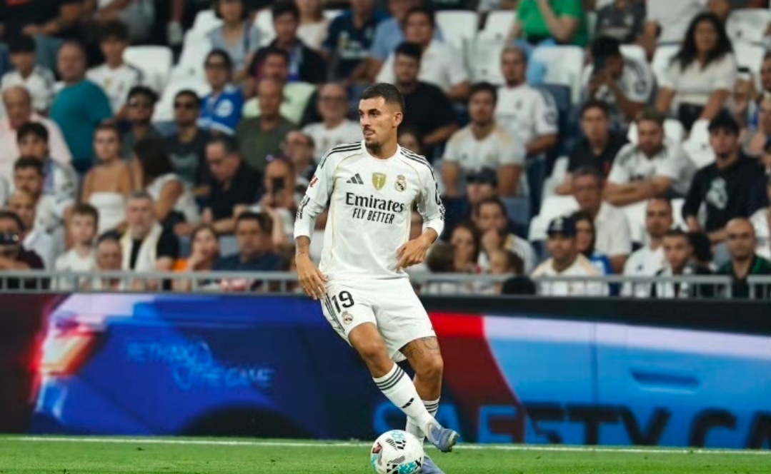 皇马突发内乱！15冠功勋悍将和主帅激烈闹翻，赛季彻底报销，今夏确定惨遭清洗北京时