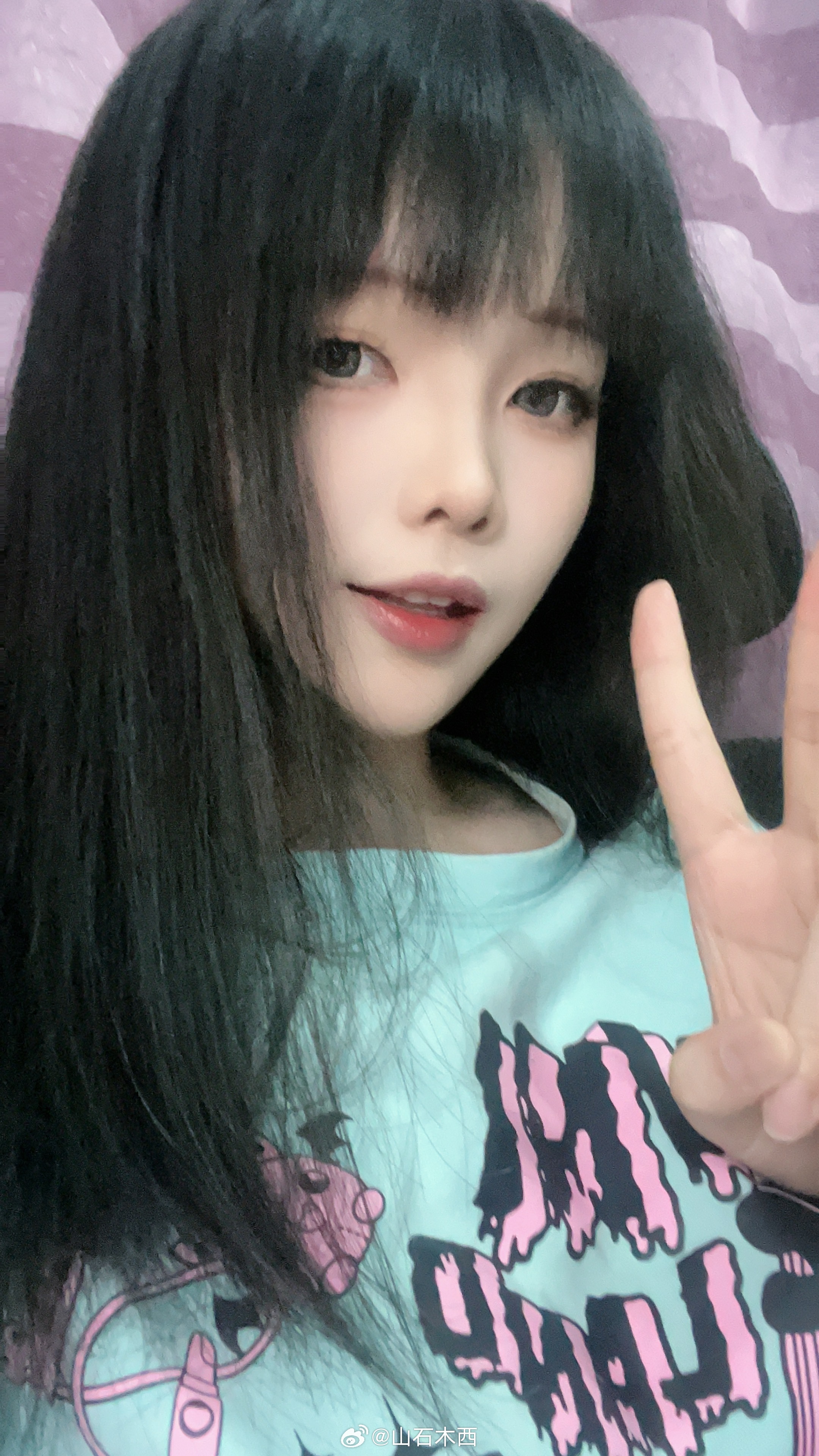 既然今天不用出门，那就拍点扭曲wink ​​​