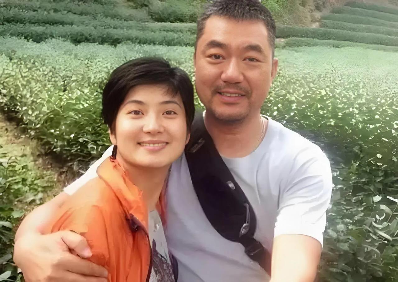 一次节目上，董勇跟主持人说:“我其实特别想追一个名女人，但我一直没有胆子，我有想
