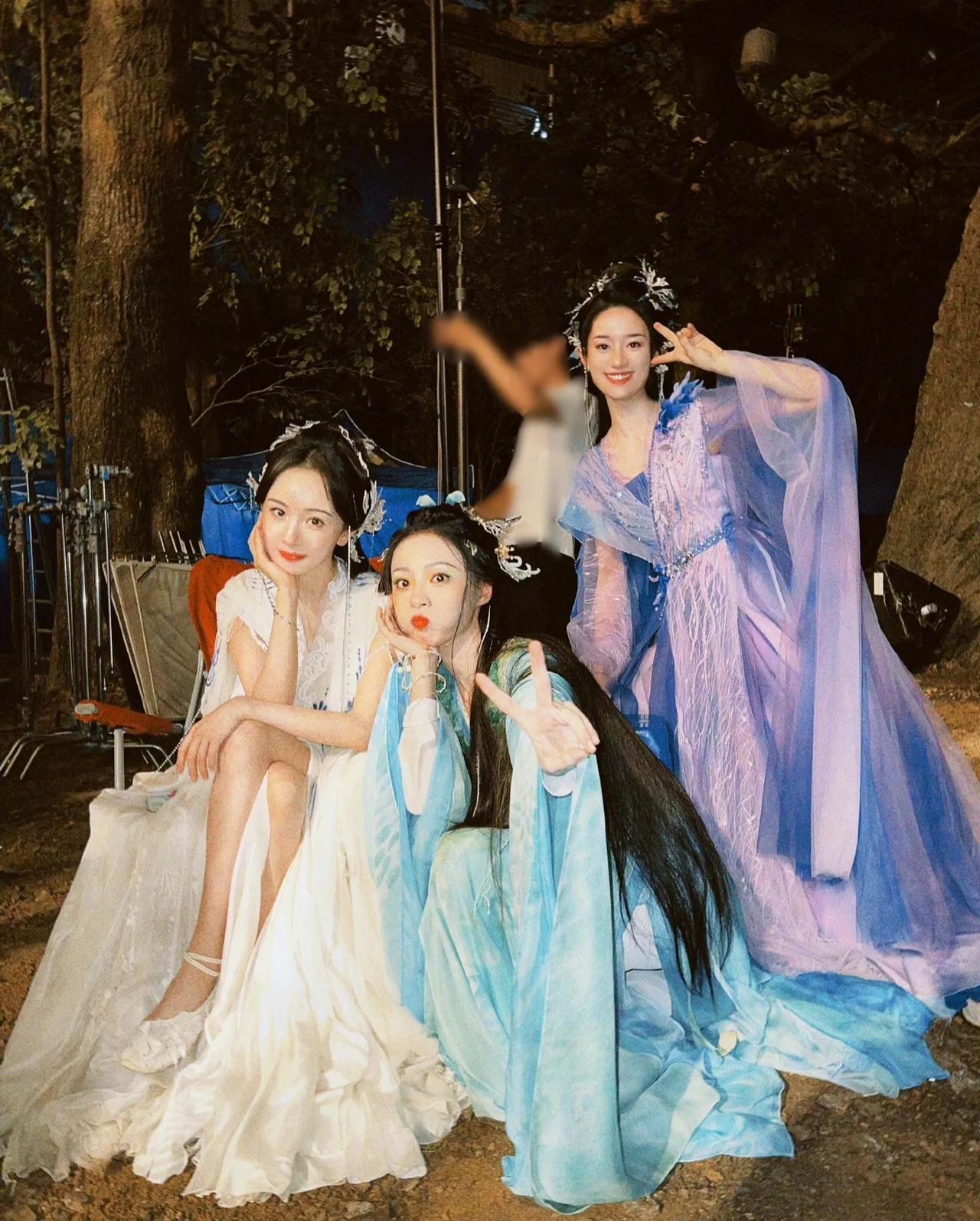 #狐妖三姐妹# #涂山小白狐# #谁是最美苏妲己# #狐妖小娘子开播#