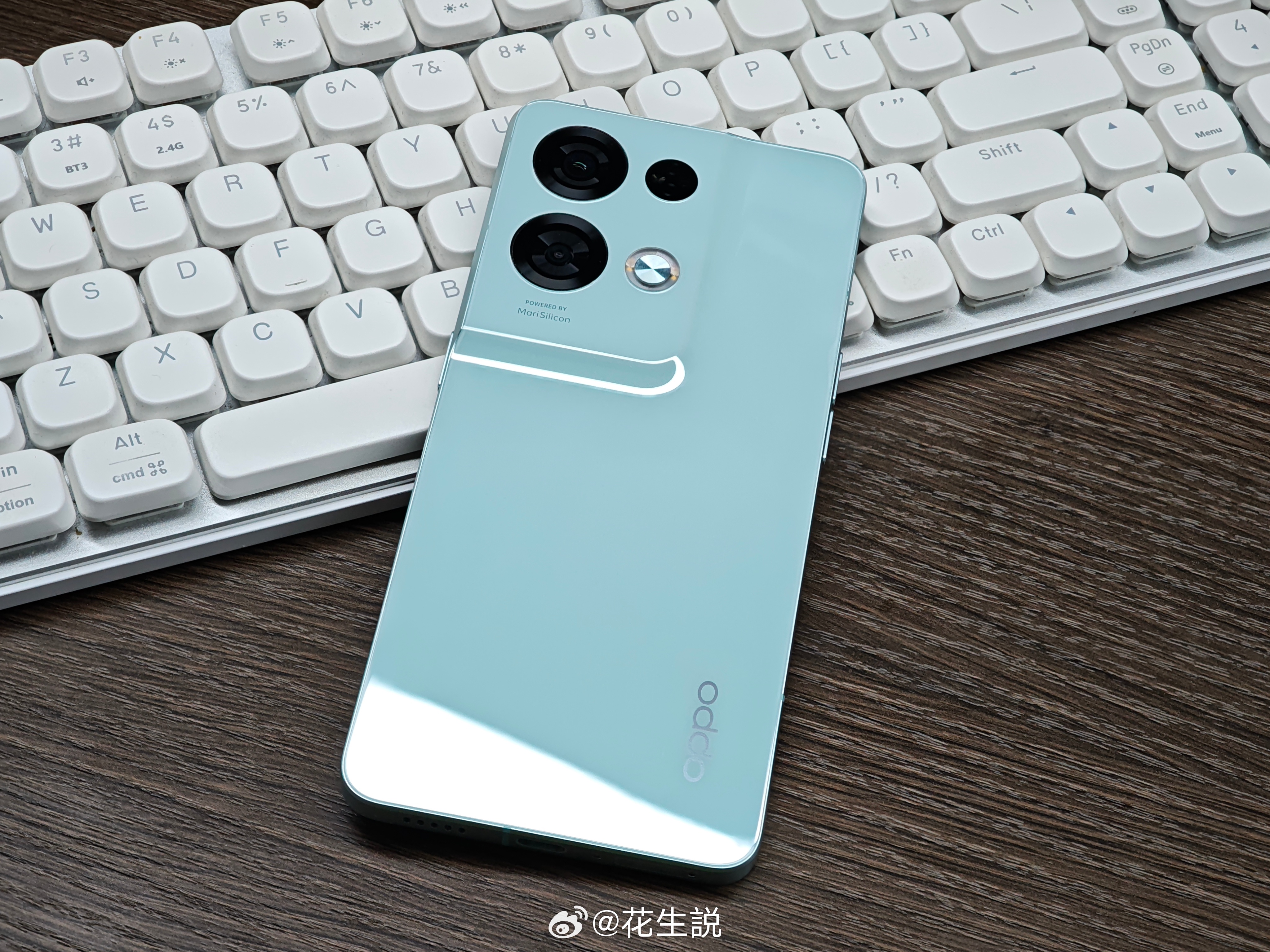 Reno8 Pro+的CMF很顶，电源键带有OPPO旗舰专属的小绿条装饰，还有这