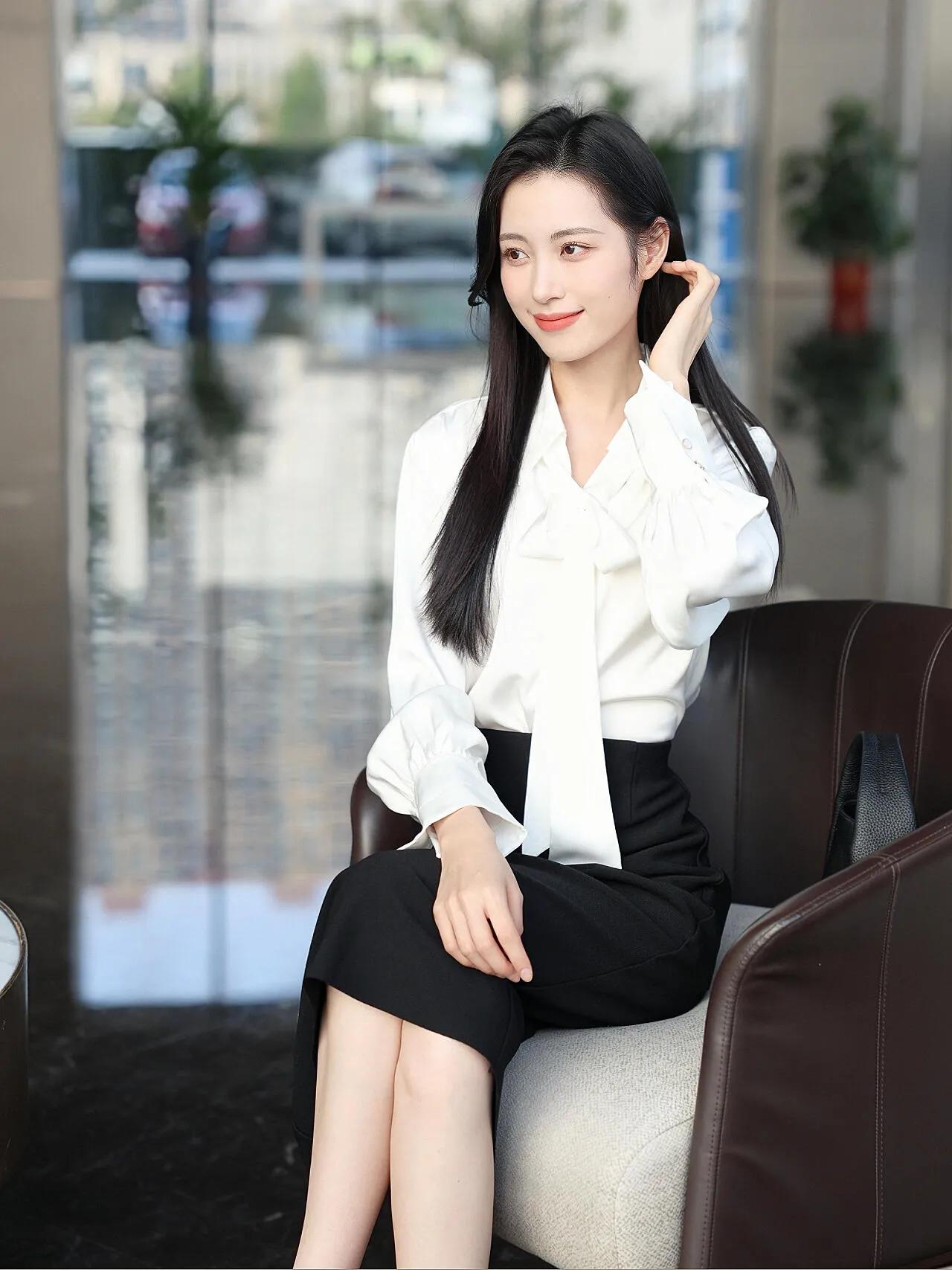 优雅女性#职场上闪耀光芒#知性美#简行唯美的美女#