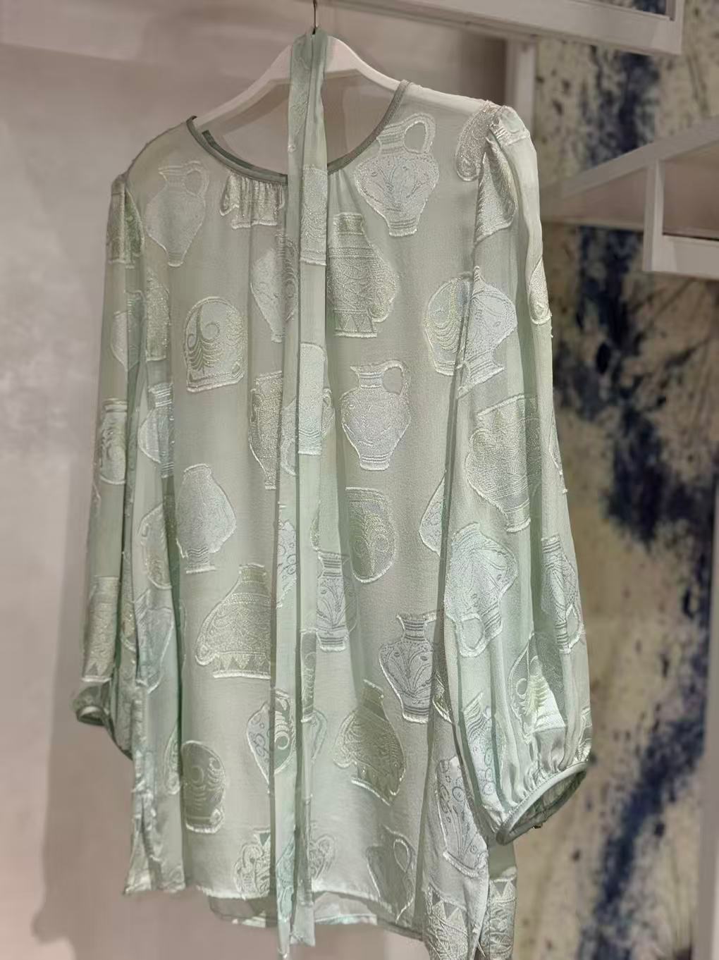 水墨佳人·专注真丝女装的老牌子，真丝行业里面她家性价比很高！连衣裙、外套、裤装都