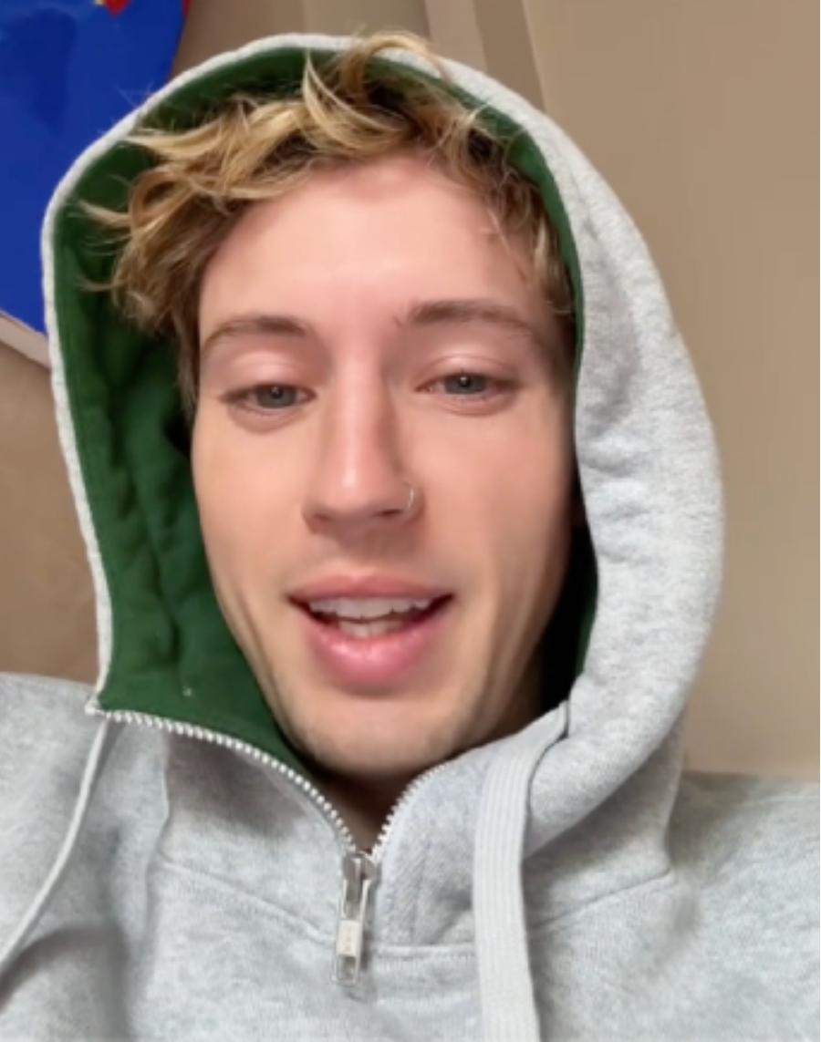 Troye Sivan 首次获得格莱美提名，对此他分享了他对提名的兴奋之情：“我