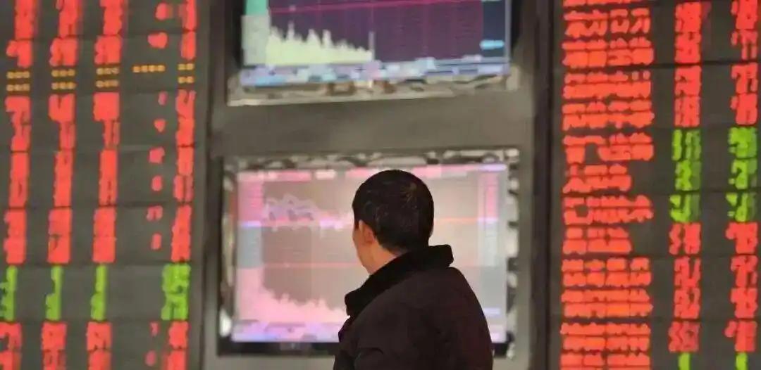 终于不用当炒股数学家了！短线交易新规落地，A 股股民集体松口气

我跟你们说啊，