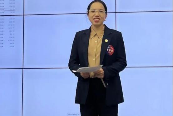 万万没想到！那个被公安局政委女儿顶替上大学的罗彩霞，后来当了律师！
 
 
20
