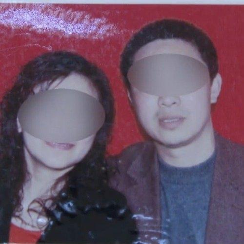 最近重庆有位代女士遇到件糟心事，她和丈夫罗先生辛苦攒下的两套房，居然在完全不知情