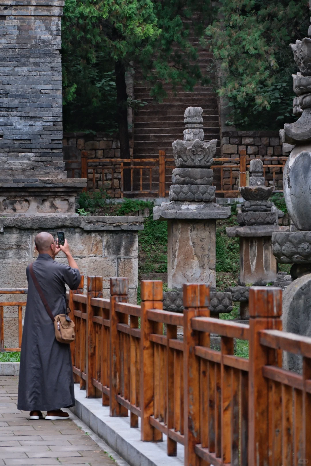 济南灵岩寺：中国最壮观的寺庙塔林在此