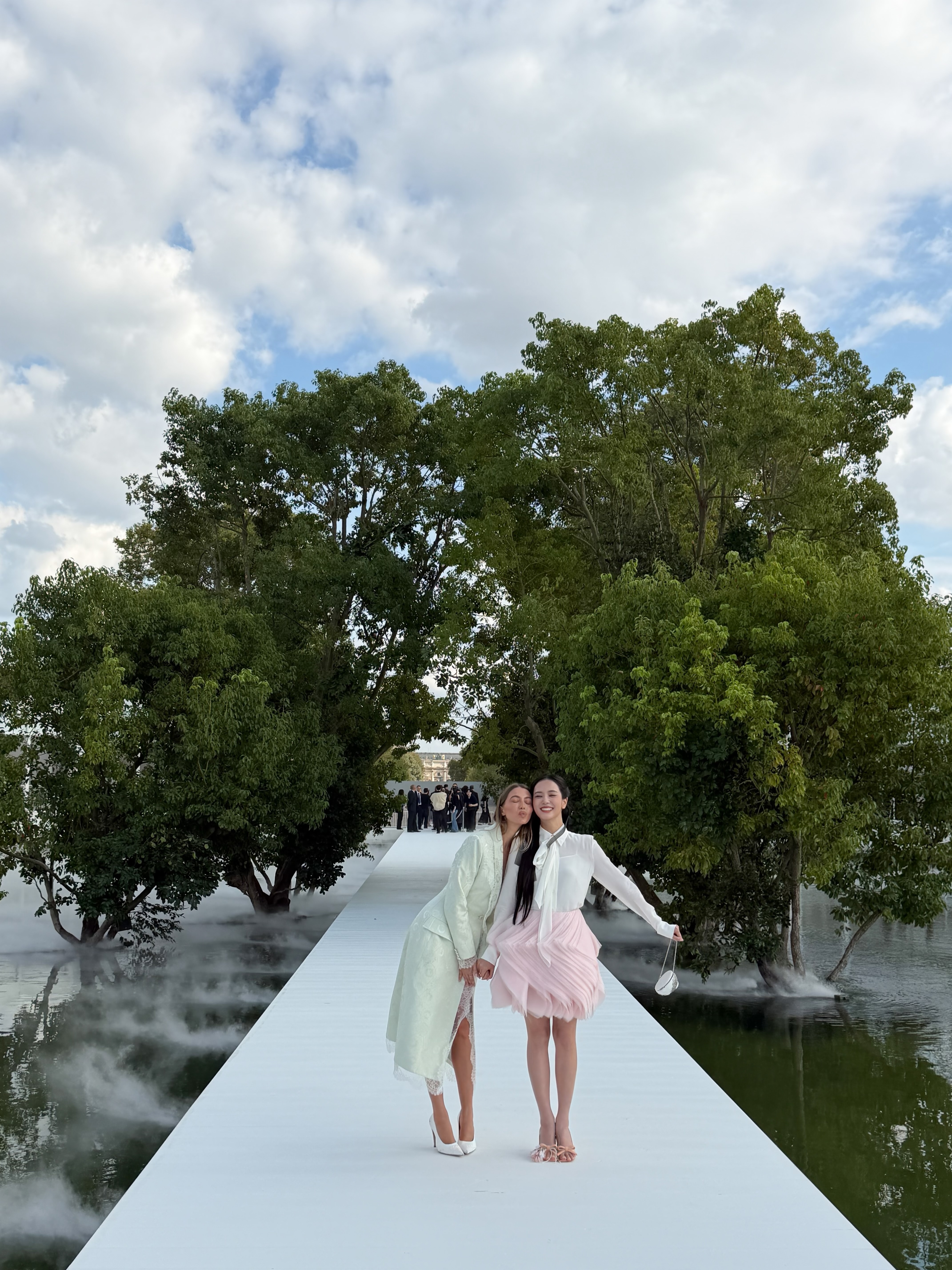 出席 Dior 2027 夏季女装秀的 JISOO 🌳JISOO Dior 