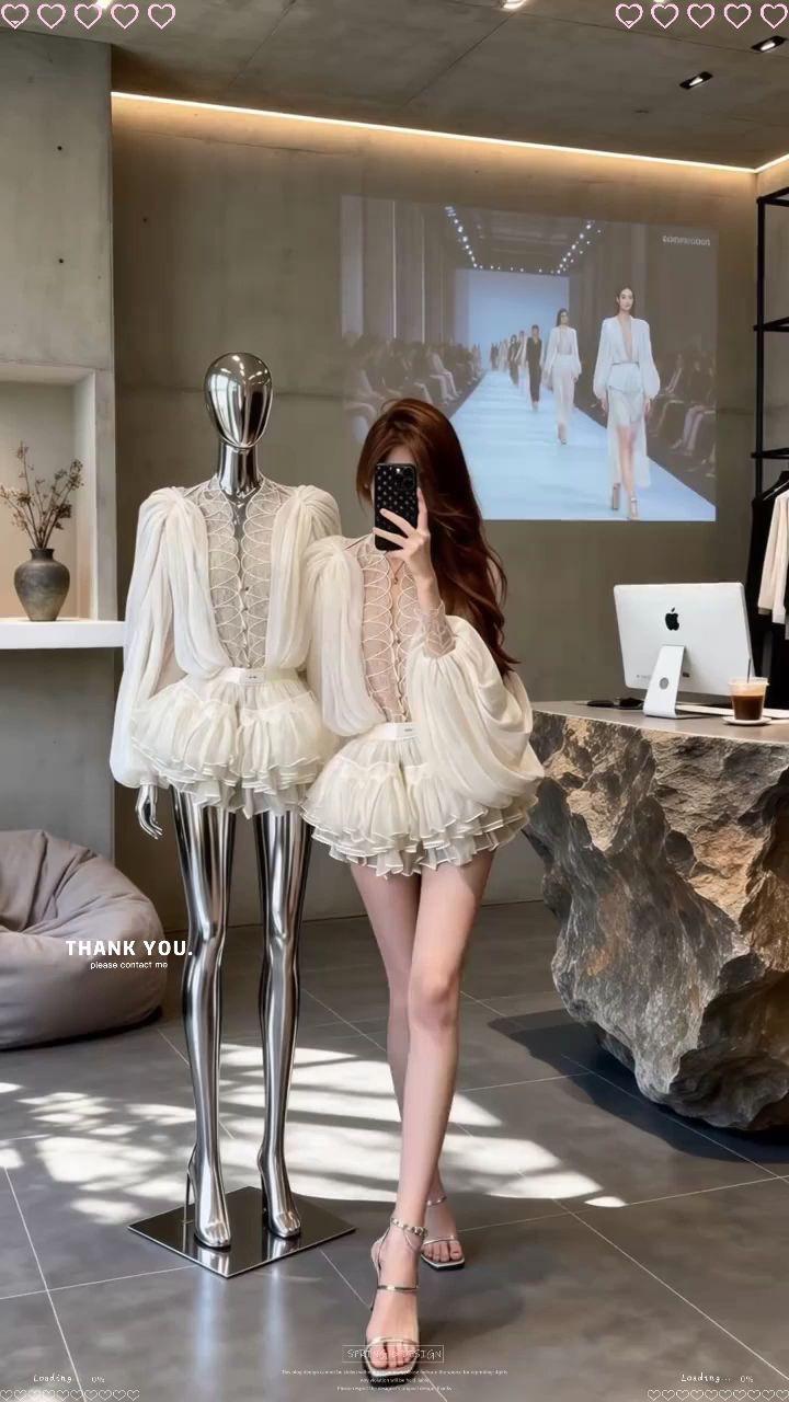 张予曦毕雯珺真拍了红裙抱 深情眼 张予戈 毕雯珺