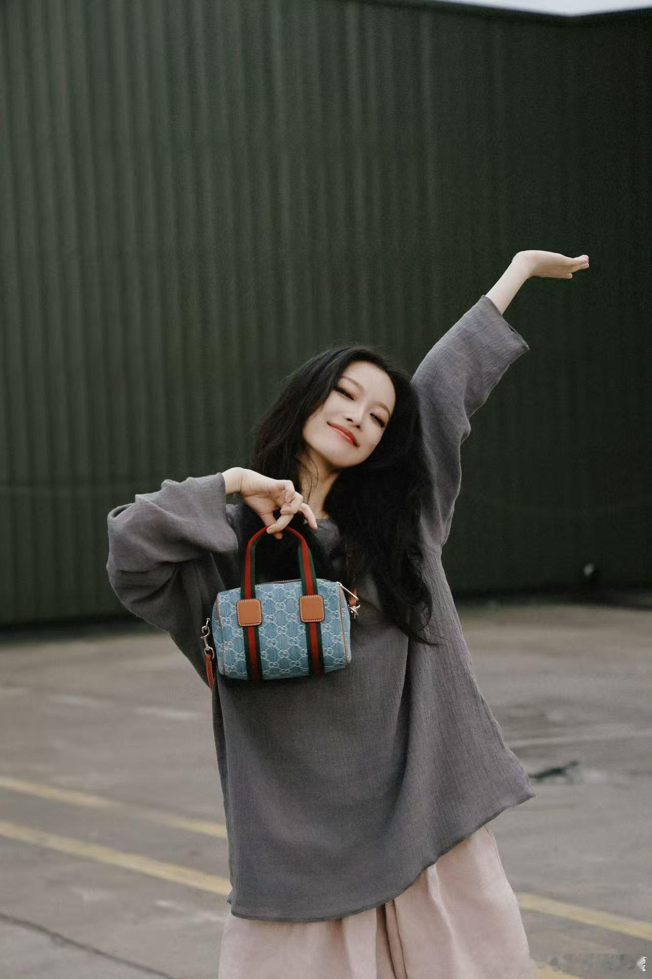 倪妮烟熏妆生日大片倪妮37岁生日照倪妮37岁生日照，美的，好美好漂亮 ​​​