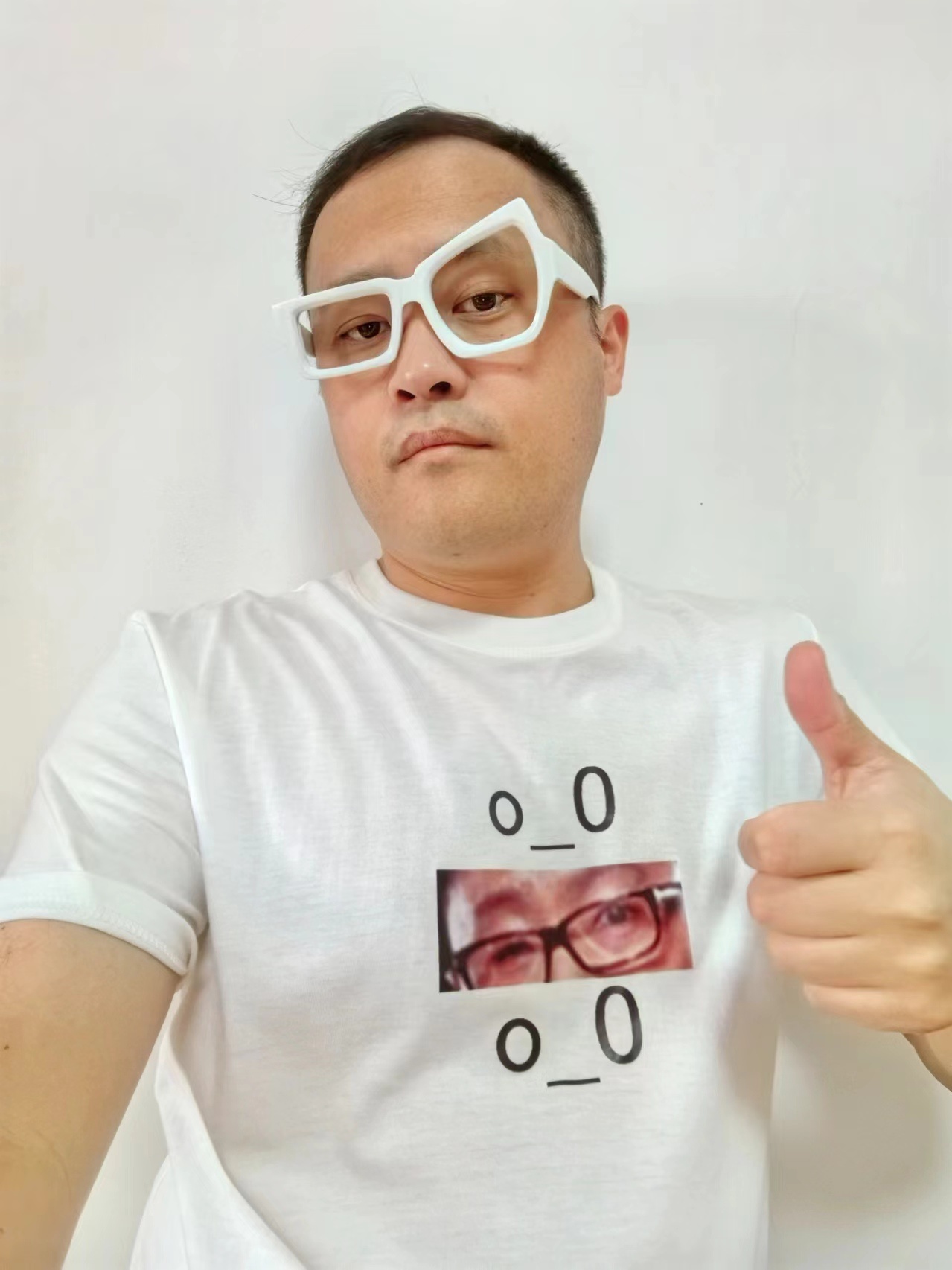 最近我被不同反贼高强度挂，甚至还列入了枪毙名单，反贼挖我7,8年前的微博说我给加