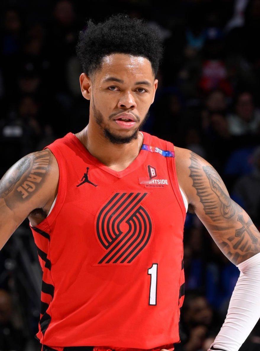 76 人和掘金有兴趣交易安芬尼·西蒙斯。你都多少后卫了？NBA ​​​