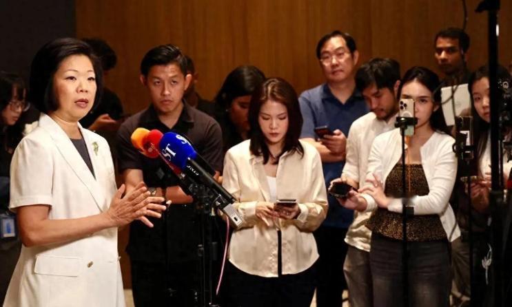 52名新加坡人被抓，黄循财一言不发！

9月4日，针对中国警方于广西境内抓捕52